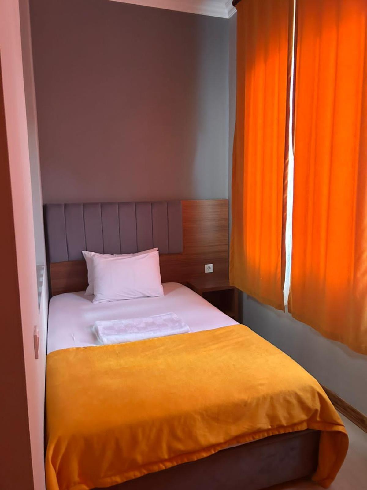 Palm Hotel Batoemi Kamer foto