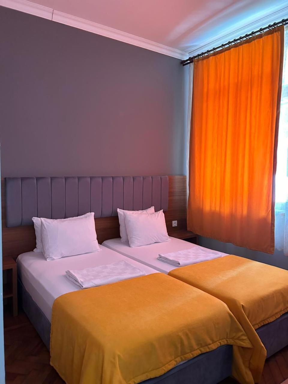 Palm Hotel Batoemi Kamer foto